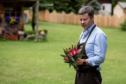 Gastgeber Peter Leitner im Zollwirt Garten © Armin Kleinlercher Gastgeber Peter Leitner im Zollwirt Garten © Armin Kleinlercher
